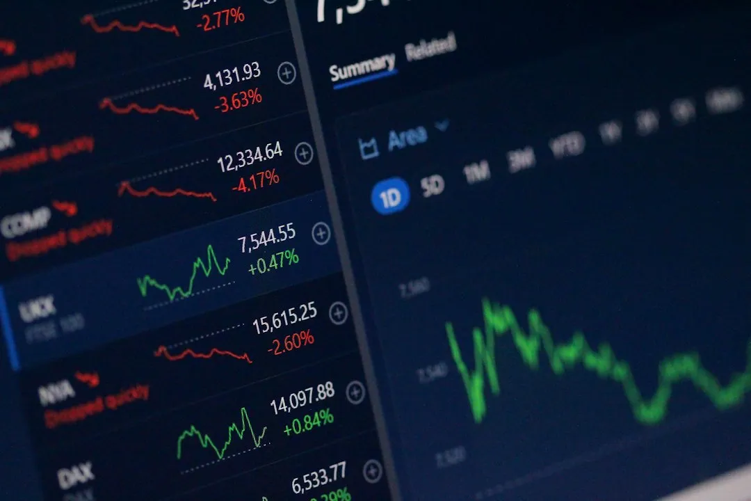 天津代理记账与自营记账模式对比：成本与合规性深度分析
